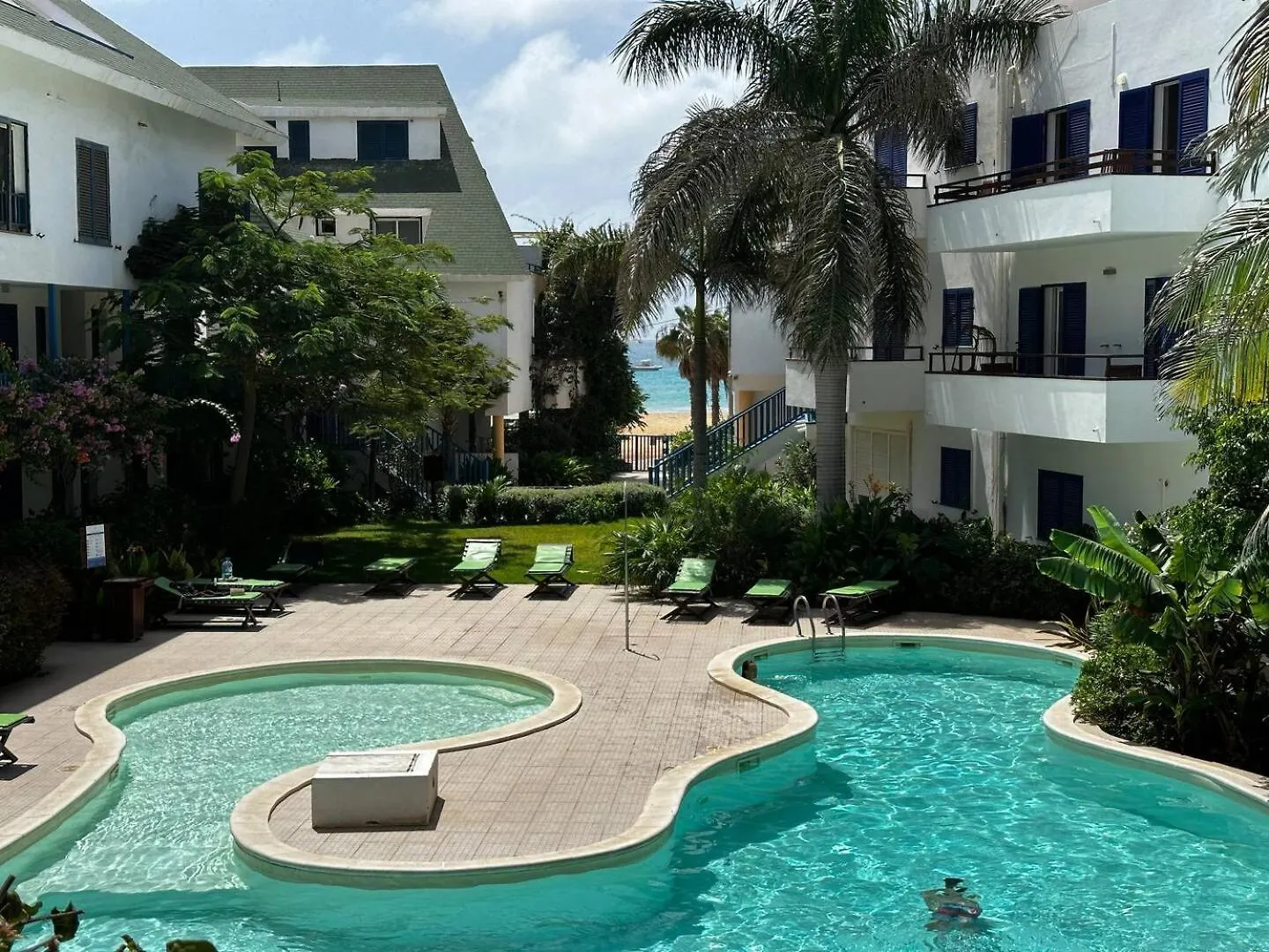 Leme Bedje Two Bedroom - By Bobbywashere Santa Maria