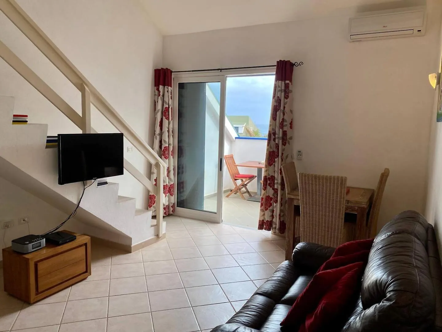 Leme Bedje Two Bedroom - By Bobbywashere Santa Maria